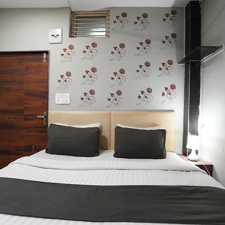 Hotel Sai Inn, Ahmedabad Airport Екстер'єр фото