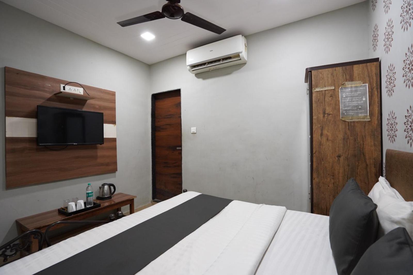 Hotel Sai Inn, Ahmedabad Airport Екстер'єр фото