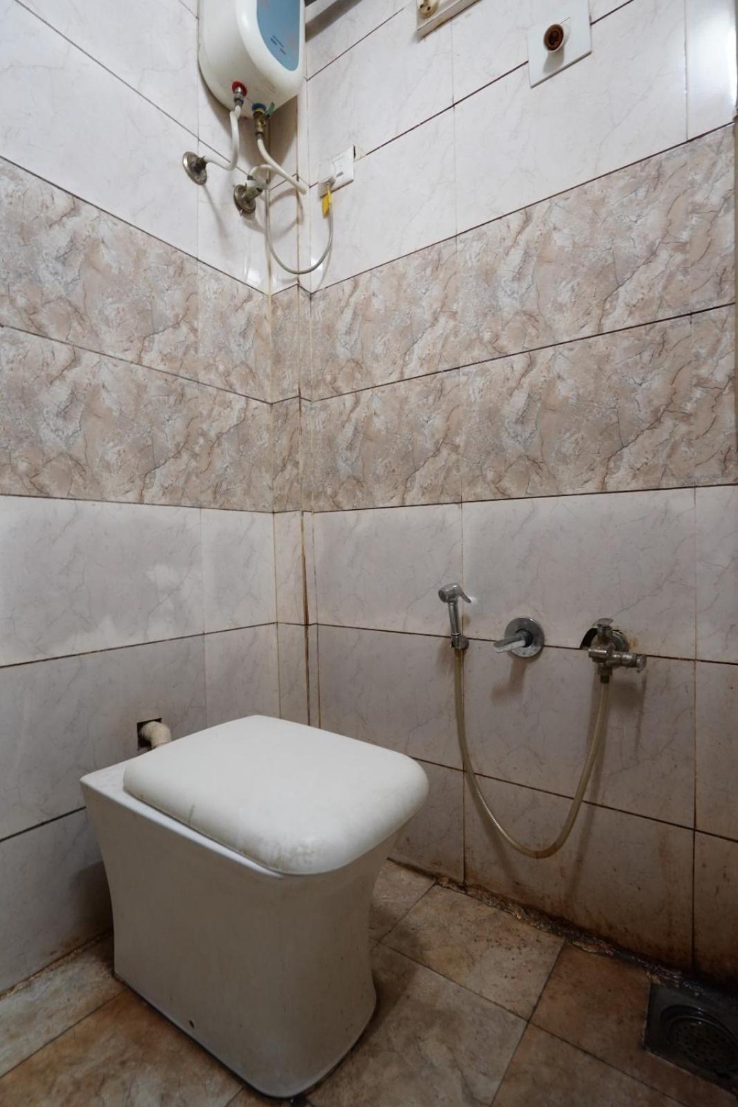 Hotel Sai Inn, Ahmedabad Airport Екстер'єр фото