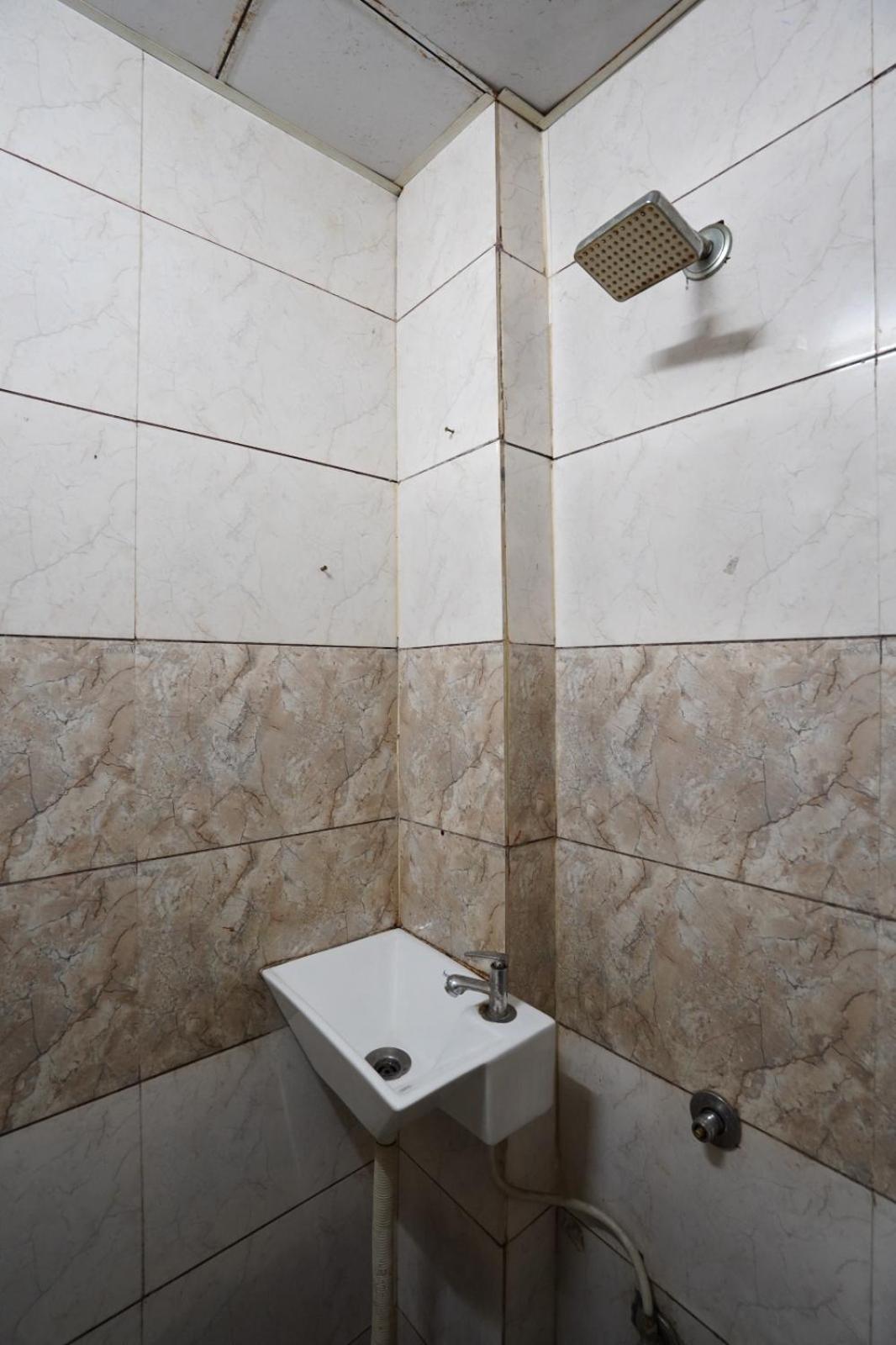 Hotel Sai Inn, Ahmedabad Airport Екстер'єр фото