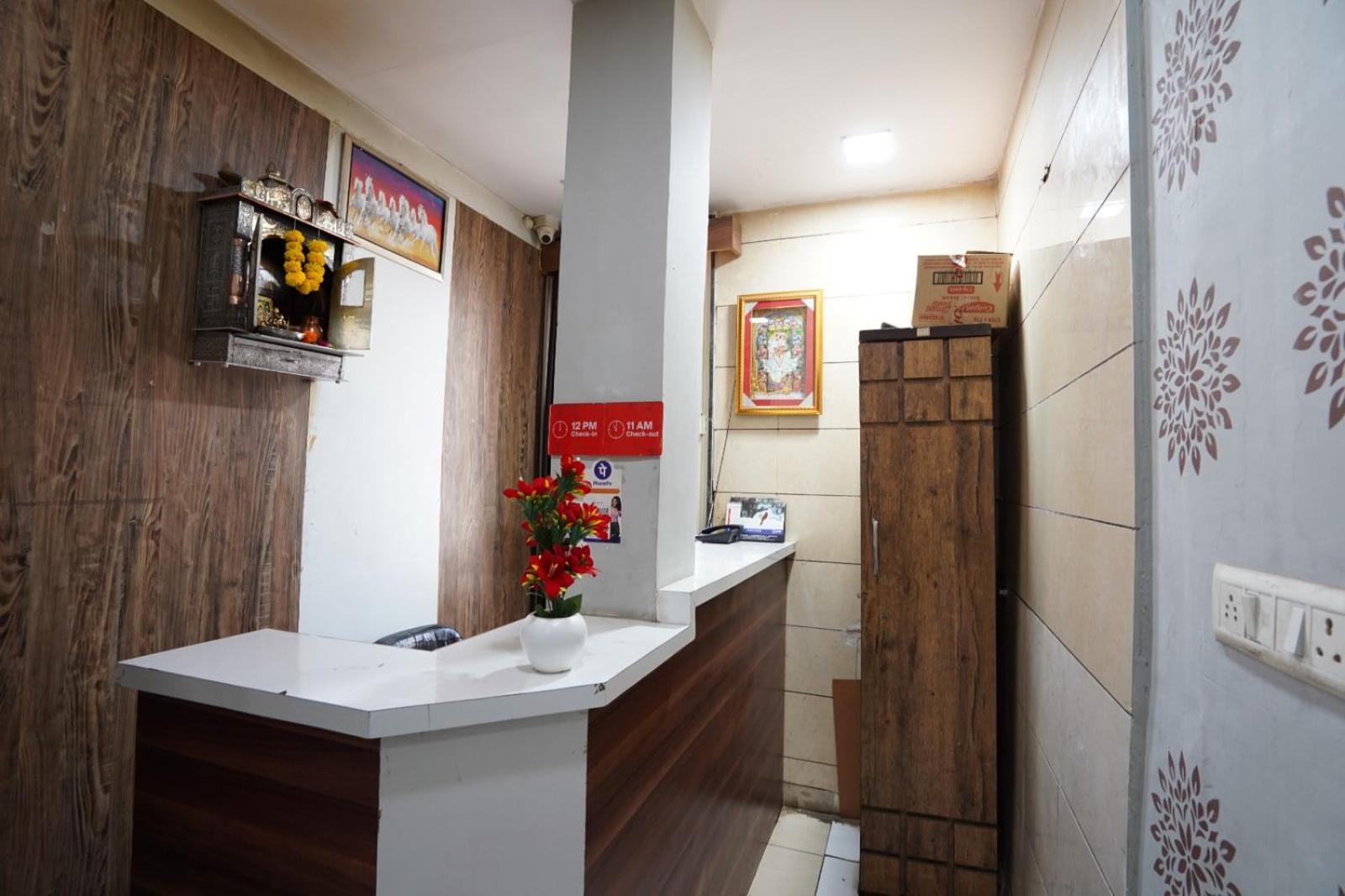 Hotel Sai Inn, Ahmedabad Airport Екстер'єр фото